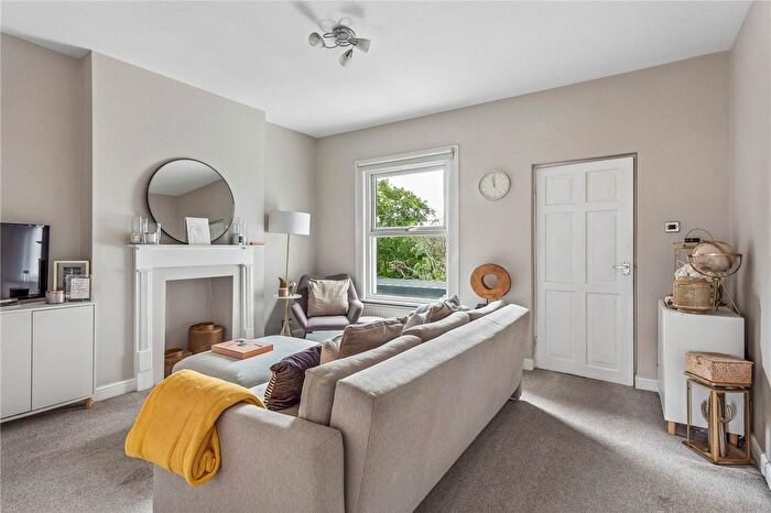 1 Bedroom Flat For Sale In Longley Road, London, SW17