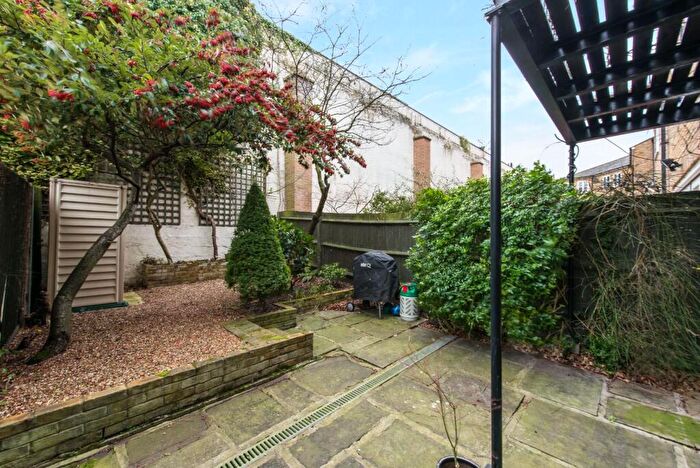 4 Bedroom Town House To Rent In Byron Mews, South End Green, NW3