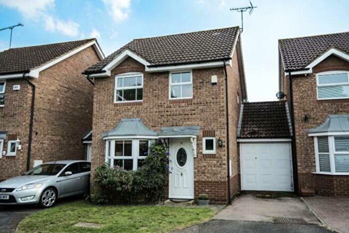 3 Bedroom Link Detached House To Rent In Woodley, Reading, RG5