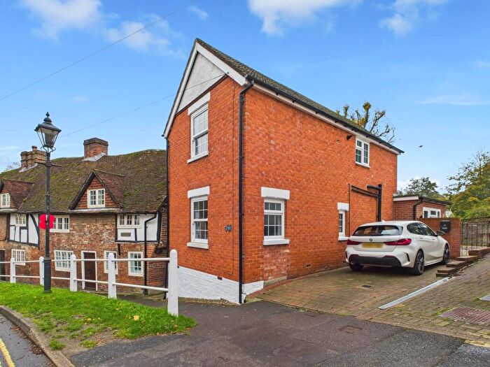 2 Bedroom Detached House To Rent In Bridge Street, Wickham, PO17