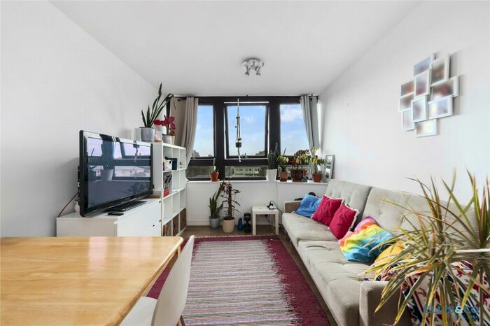 Apartment To Rent In Mayfield House, Cambridge Heath Road, London, E2