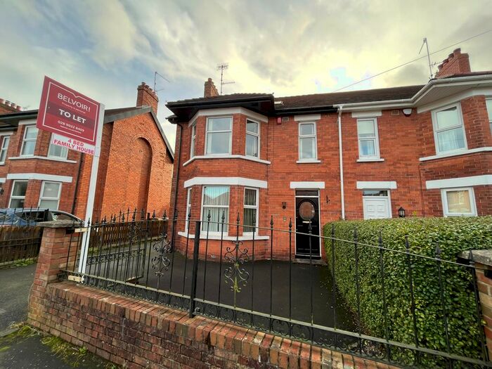 4 Bedroom Semi-Detached House To Rent In Kingsberry Park, Belfast, BT6