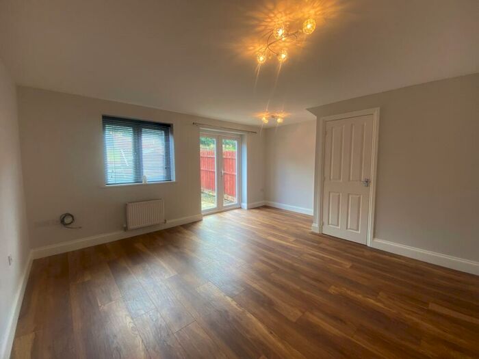 3 Bedroom House To Rent In Hilltop Walk, Langley Park, DH7