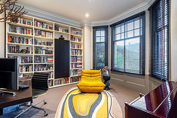5 Bedroom Detached House For Sale In Marchwood Crescent, Ealing, W5