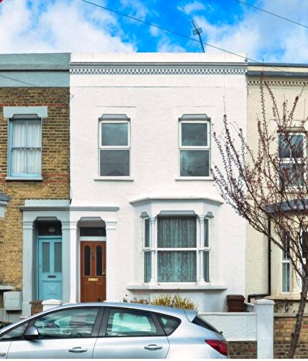 5 Bedroom Semi-Detached House To Rent In Blurton Road, Clapton, London, E5
