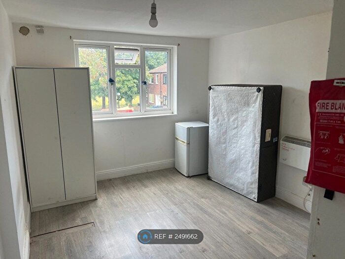 Studio To Rent In Farrier Road, Northolt, UB5