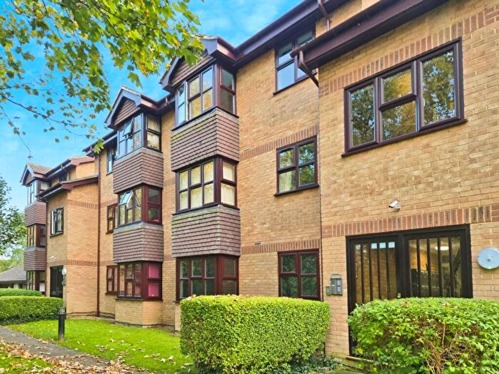 1 Bedroom Flat To Rent In Barons Court, Whelan Way, Beddington, SM6