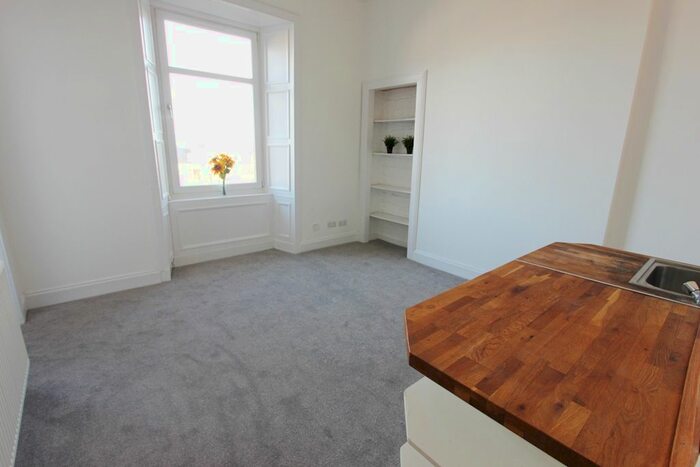 2 Bedroom Flat To Rent In Montgomery Street, Edinburgh, EH7