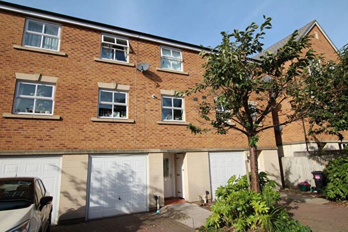 7 Bedroom Terraced House To Rent In Wren Close - Stoke Park, BS16