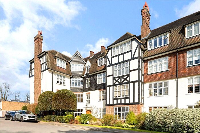 4 Bedroom Flat To Rent In Wildcroft Road, Putney, London, SW15