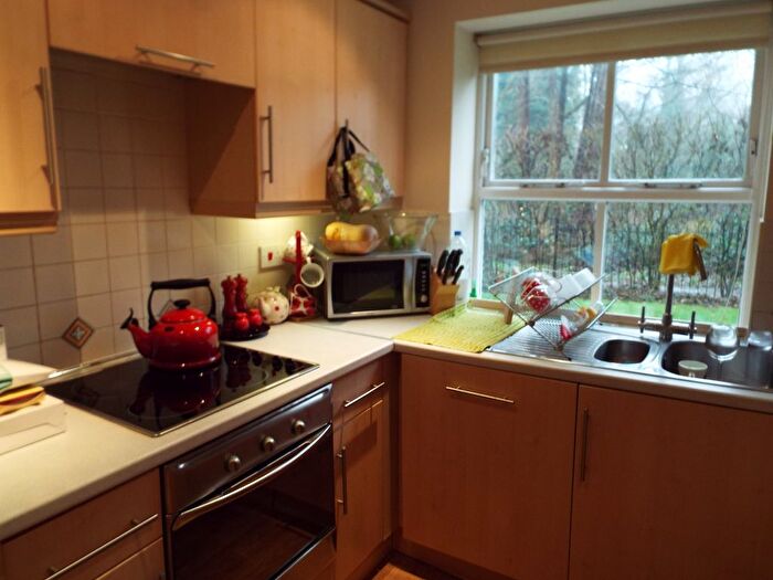 2 Bedroom Flat To Rent In River Bank Close, Maidstone, ME15