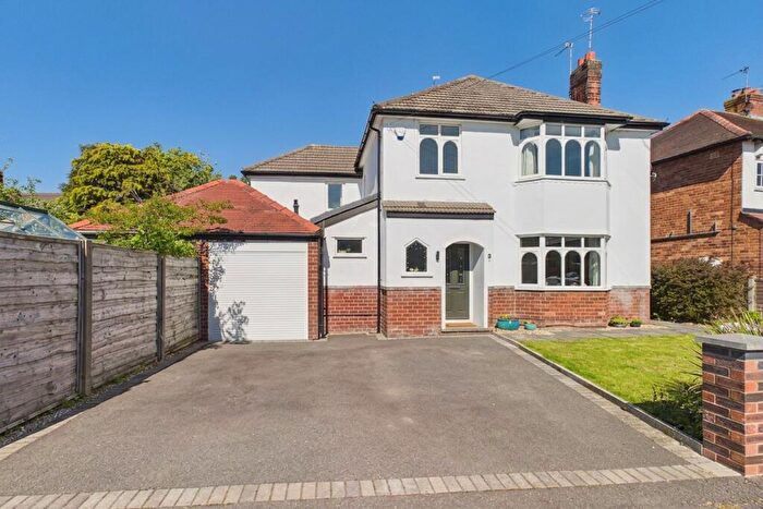 4 Bedroom Detached House For Sale In Meadowsway, Upton, CH2
