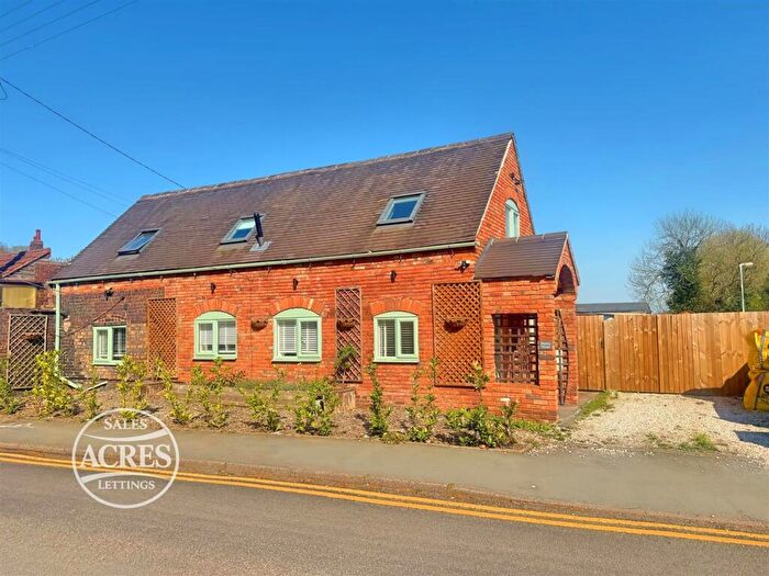 3 Bedroom Cottage For Sale In Drayton Lane, Drayton Bassett, Tamworth, B78