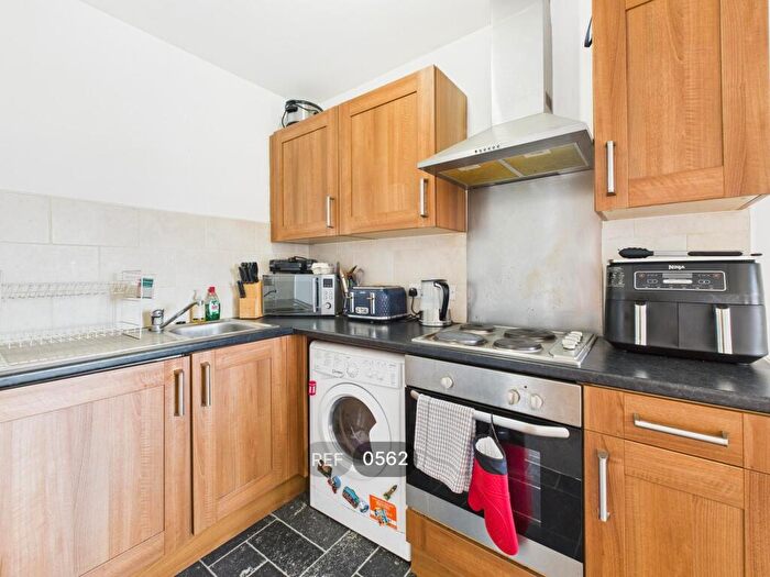 2 Bedroom Apartment To Rent In Tradewinds, Old Harbour Court, HU2