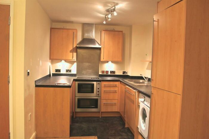 2 Bedroom Apartment To Rent In Juliet Balcony - Weekday Cross, Nottingham, NG1