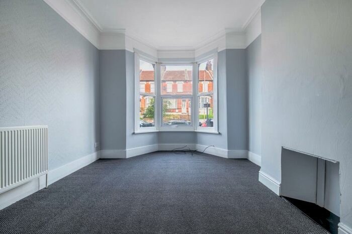 1 Bedroom Flat To Rent In Old Road West, Gravesend, DA11