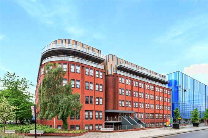 1 Bedroom Apartment To Rent In Verve Apartments, Mercury Gardens, Romford, RM1