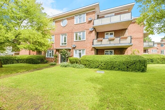 2 Bedroom Flat To Rent In Hatfield Road, AL1