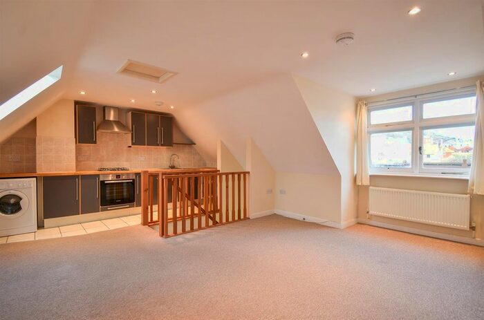 1 Bedroom Flat To Rent In High Street, Hastings, TN34