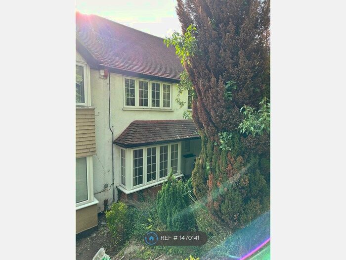 3 Bedroom Terraced House To Rent In Godstone Road, Purley, CR8