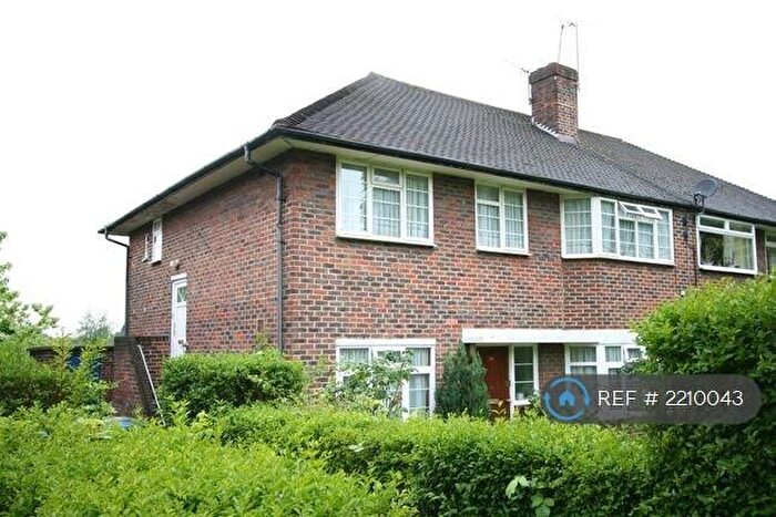 2 Bedroom Maisonette To Rent In The Avenue, Wembley, HA9