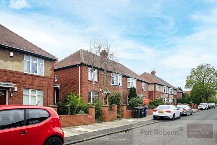 2 Bedroom Apartment To Rent In Strathmore Road, Gosforth, Newcastle Upon Tyne, NE3