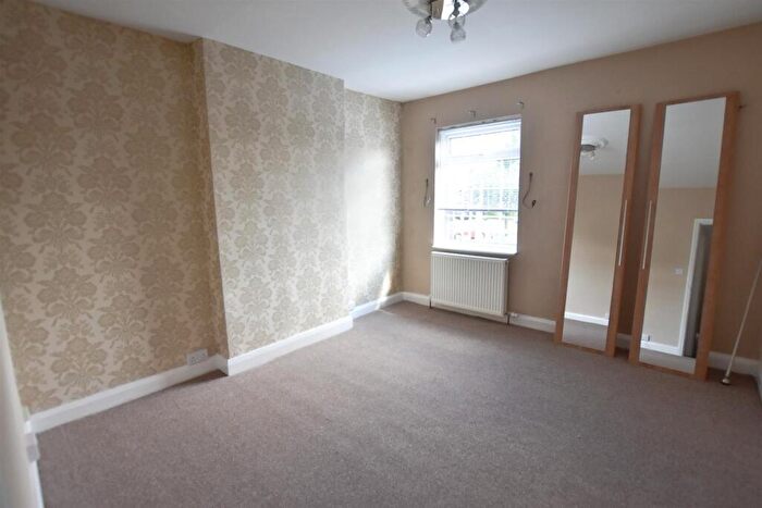 2 Bedroom End Of Terrace House To Rent In Waterloo Crescent, Wigston, LE18