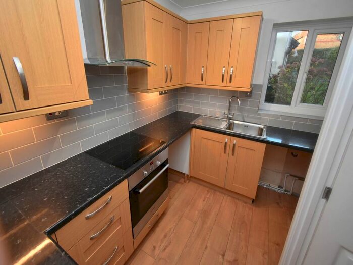 2 Bedroom Property To Rent In Cowper Close, Killay, Swansea SA2