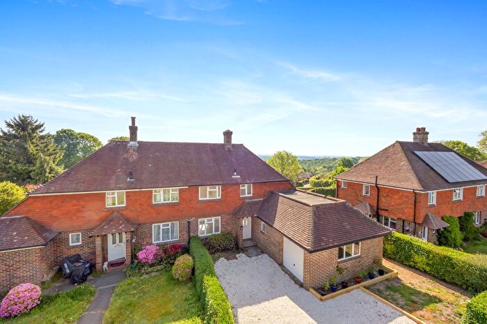 3 Bedroom Semi-Detached House For Sale In Hill Mead, Nutley, TN22