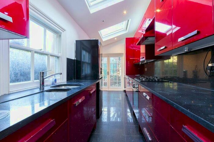 4 Bedroom Terraced House To Rent In North Hill, Highgate, N6