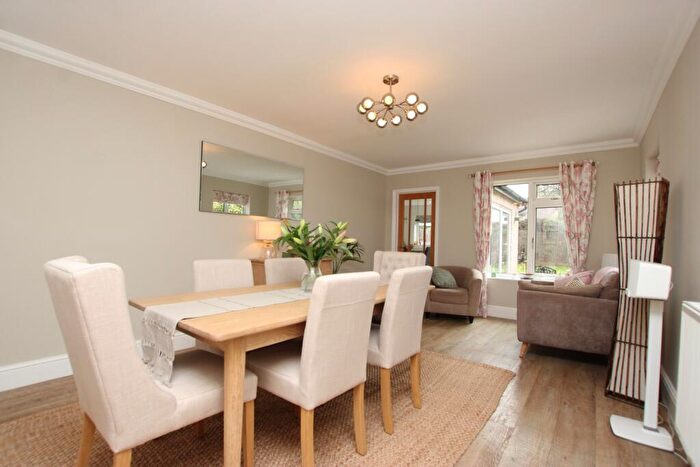 4 Bedroom Detached House For Sale In Blandford Avenue, Kettering, Northamptonshire, NN16
