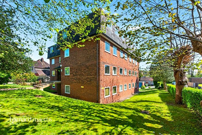 2 Bedroom Flat For Sale In Woodlands Road, Redhill, RH1