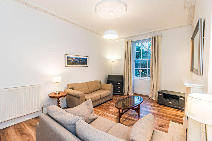 2 Bedroom Property To Rent In L Brown's Place, Edinburgh, EH1