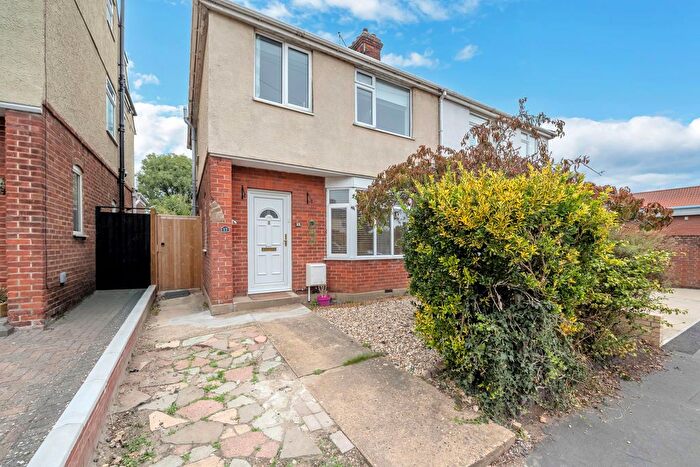 3 Bedroom Semi-Detached House For Sale In Castle Road, Bury St Edmunds, IP33