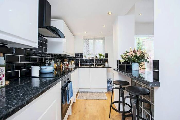 1 Bedroom Flat To Rent In St Marks Rise, Dalston, London, E8