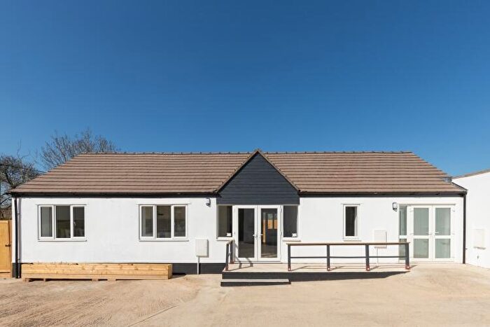 2 Bedroom Detached Bungalow To Rent In New Yatt Road, North Leigh, OX29