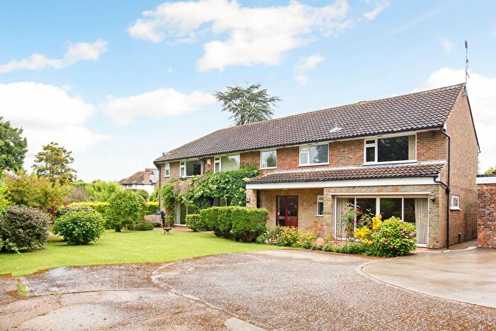 5 Bedroom Detached House For Sale In Crawley Road, Horsham, RH12