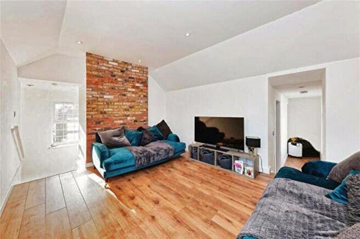 1 Bedroom Flat For Sale In Beach Road, Westgate-On-Sea, CT8