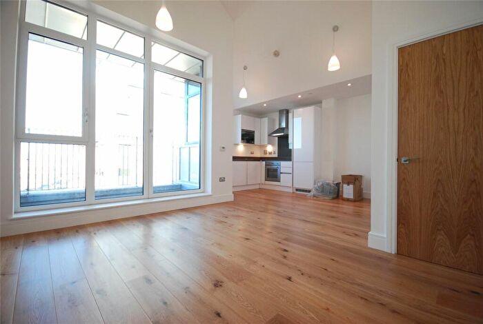 2 Bedroom Flat To Rent In Caxton Street North, Canary Wharf, E16