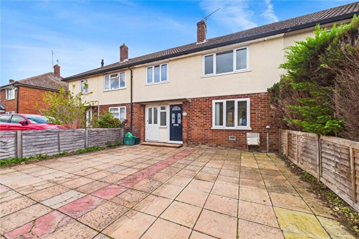 3 Bedroom Terraced House For Sale In Normoor Road, Burghfield Common, Reading, RG7