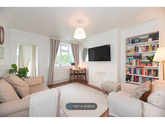 2 Bedroom Flat To Rent In Matlock Gardens, Hornchurch, RM12