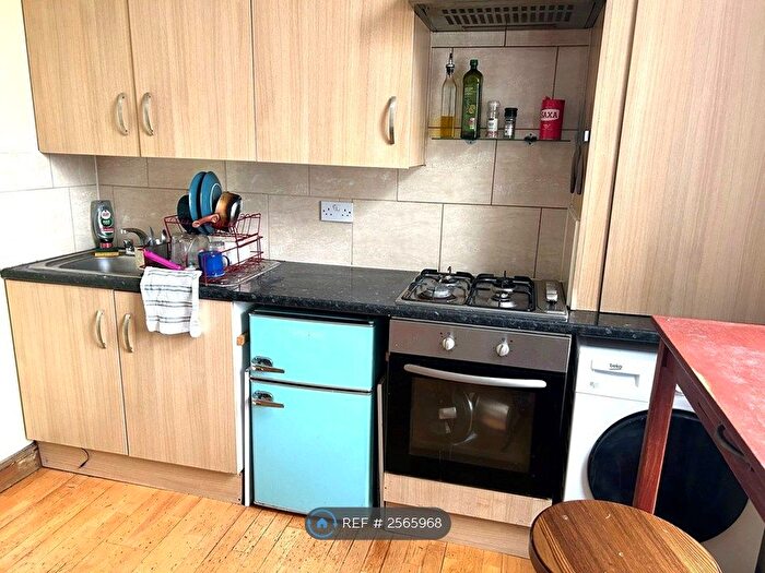 1 Bedroom Flat To Rent In Kingsland High Street, London, E8
