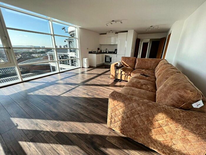 2 Bedroom Apartment To Rent In Waterfront West, Brierley Hill, West Midlands, DY5