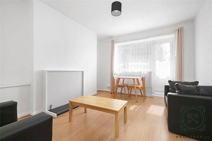 1 Bedroom Flat For Sale In Tiverton Rd, London, N15