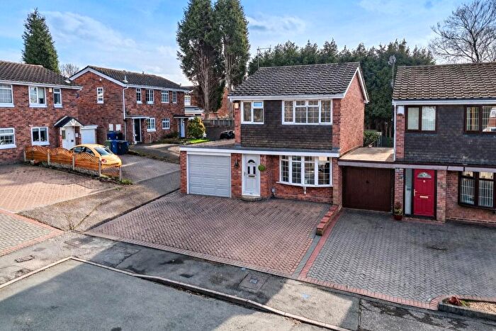 3 Bedroom Link Detached House For Sale In Gofton, Wilnecote, Tamworth, Staffordshire, B77