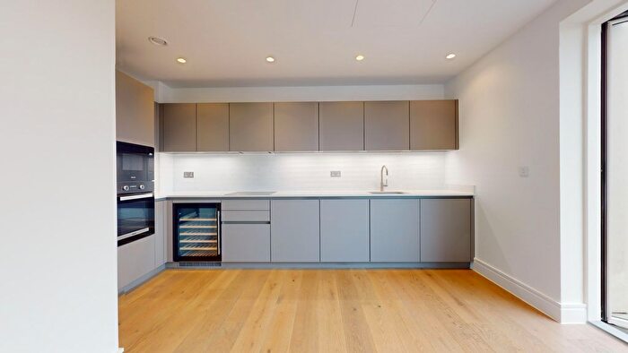 2 Bedroom Flat To Rent In Empire House, Chiswick High Road, London, W4