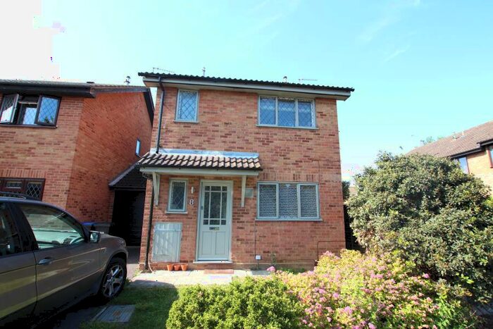 3 Bedroom Detached House To Rent In Woking, GU21