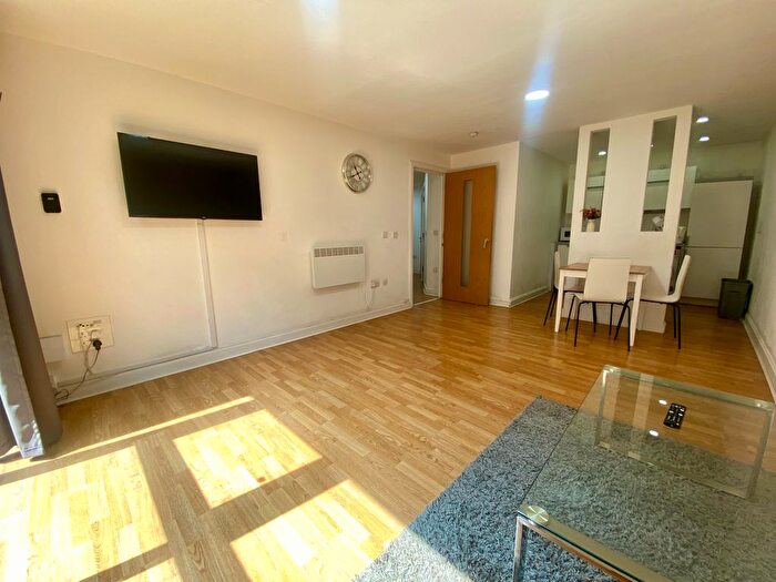 1 Bedroom Flat To Rent In Southside, St Johns Walk, Birmingham, B5