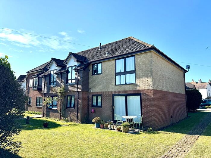 2 Bedroom Flat For Sale In Marine Point Barton On Sea New Milton, BH25