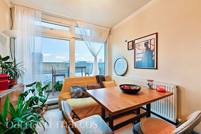 2 Bedroom Flat To Rent In Grantham Road, London, SW9